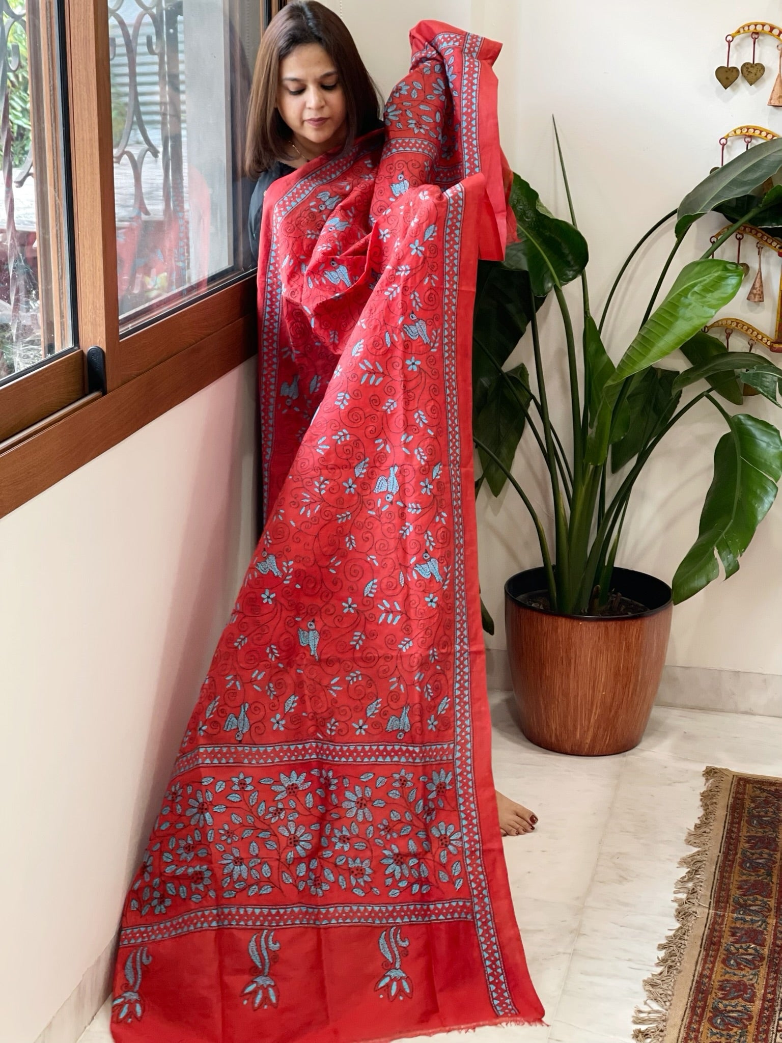 Red Handmade Kantha Dupatta in Silk - Masakalee