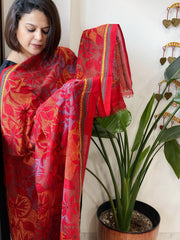 Red Handmade Reverse Nakshi Kantha Dupatta in Silk - Masakalee