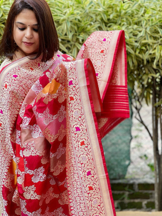 Red Handwoven Banarasi Rangkhat Dupatta in Pure Katan Silk - Masakalee