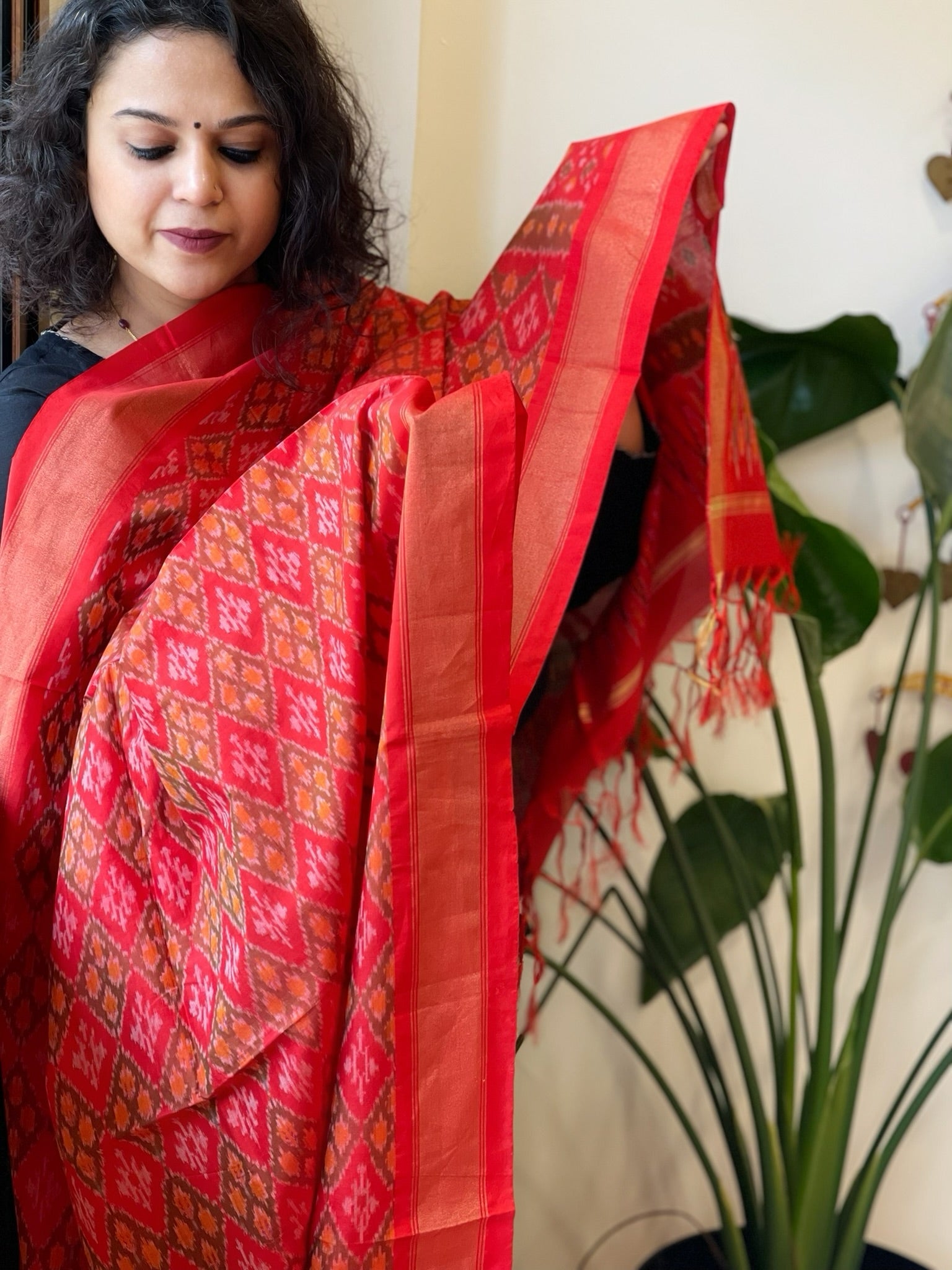 Red Handwoven Ikat Dupatta Pure Silk - Cotton - Masakalee
