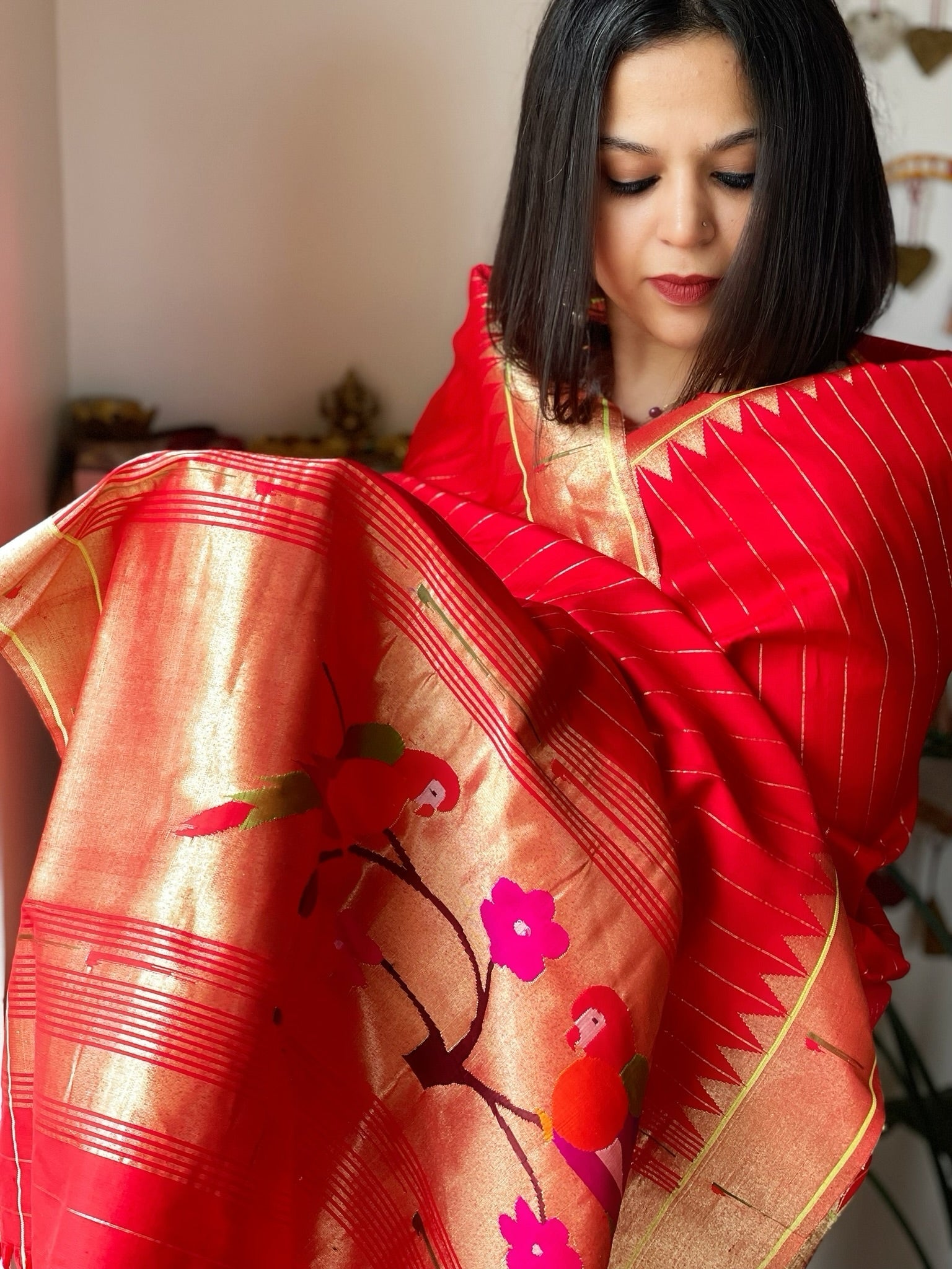 Red Handwoven Paithani Dupatta in Pure Silk - Masakalee