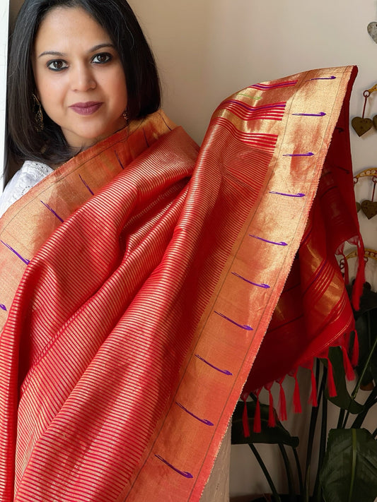 Red Handwoven Paithani Dupatta in Pure Silk - Masakalee
