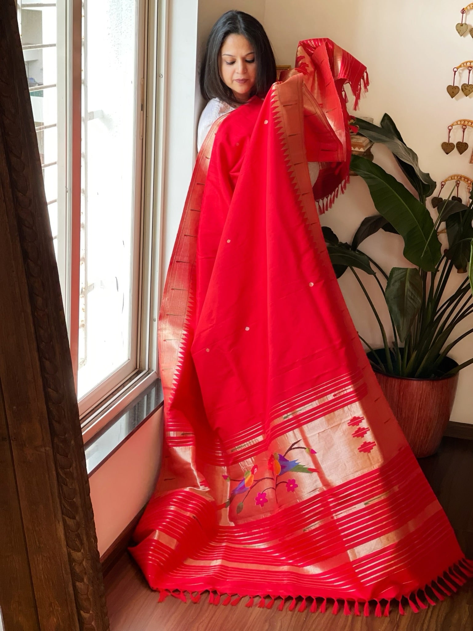 Red Handwoven Paithani Dupatta in Pure Silk - Masakalee