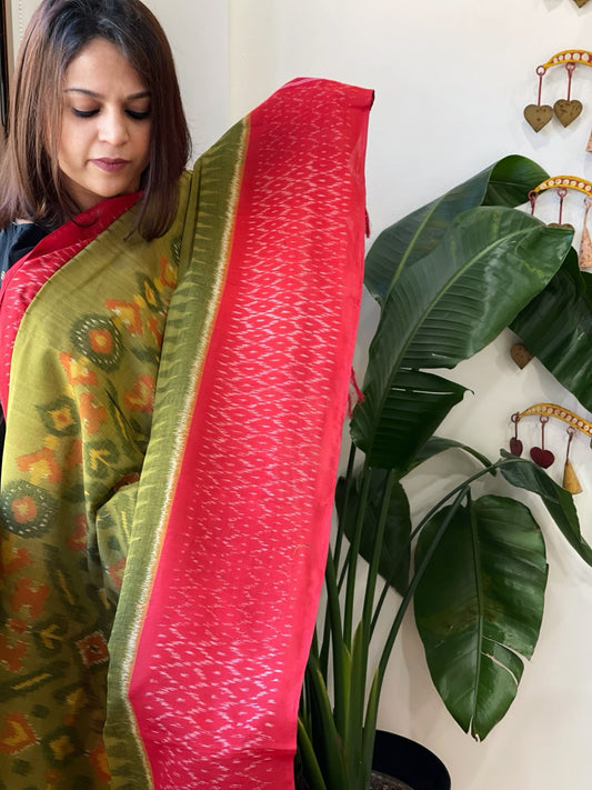 Red, Mehendi Green Handwoven Ikat Dupatta in Cotton - Masakalee