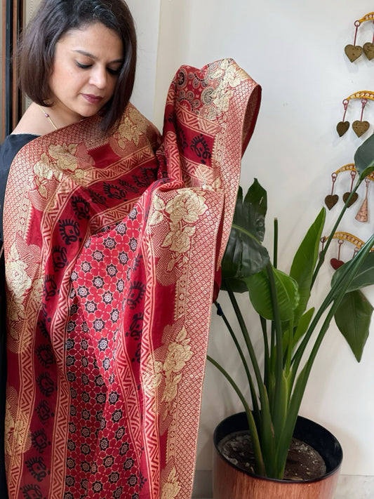 Reddish Rust Ajrakh Handblock Printed Organza Crepe Dupatta with Banarasi Border - Masakalee