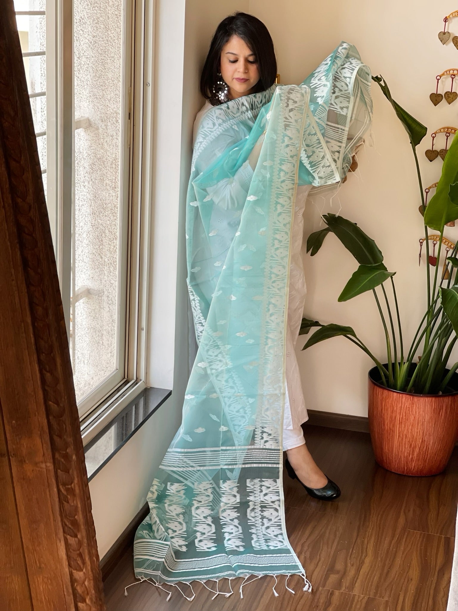 Sea Green Handwoven Jamdani Dupatta in Pure Muslin - Masakalee
