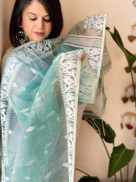Sea Green Handwoven Jamdani Dupatta in Pure Muslin - Masakalee