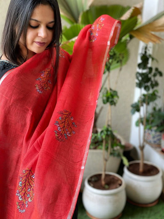 Sozni Hand Embroidery Dupatta in Pure Linen - Masakalee