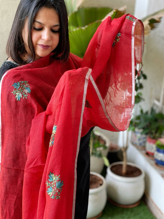 Sozni Hand Embroidery Dupatta in Pure Linen - Masakalee