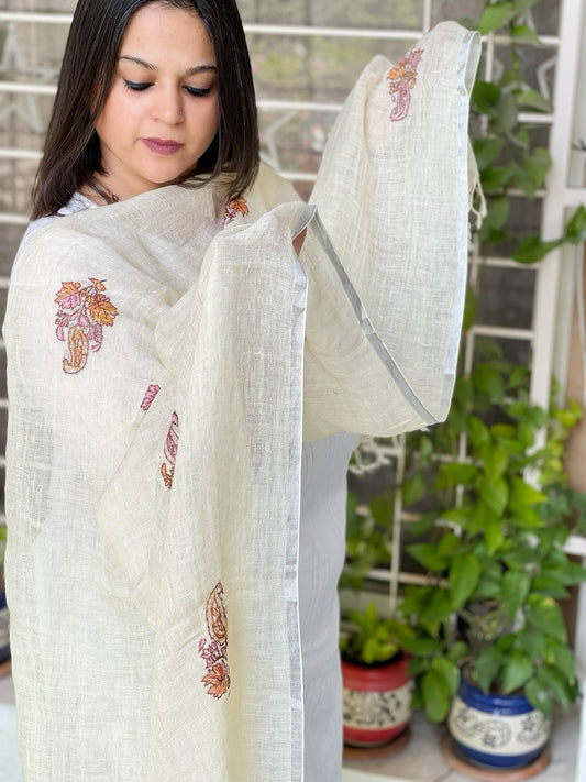 Sozni Hand Embroidery Dupatta in Pure Linen - Masakalee