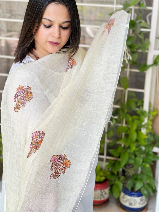 Sozni Hand Embroidery Dupatta in Pure Linen - Masakalee