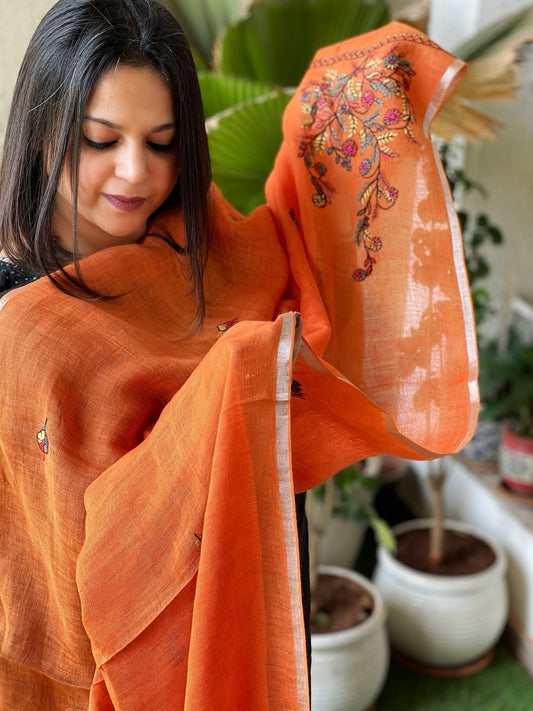 Sozni Hand Embroidery Dupatta in Pure Linen - Masakalee