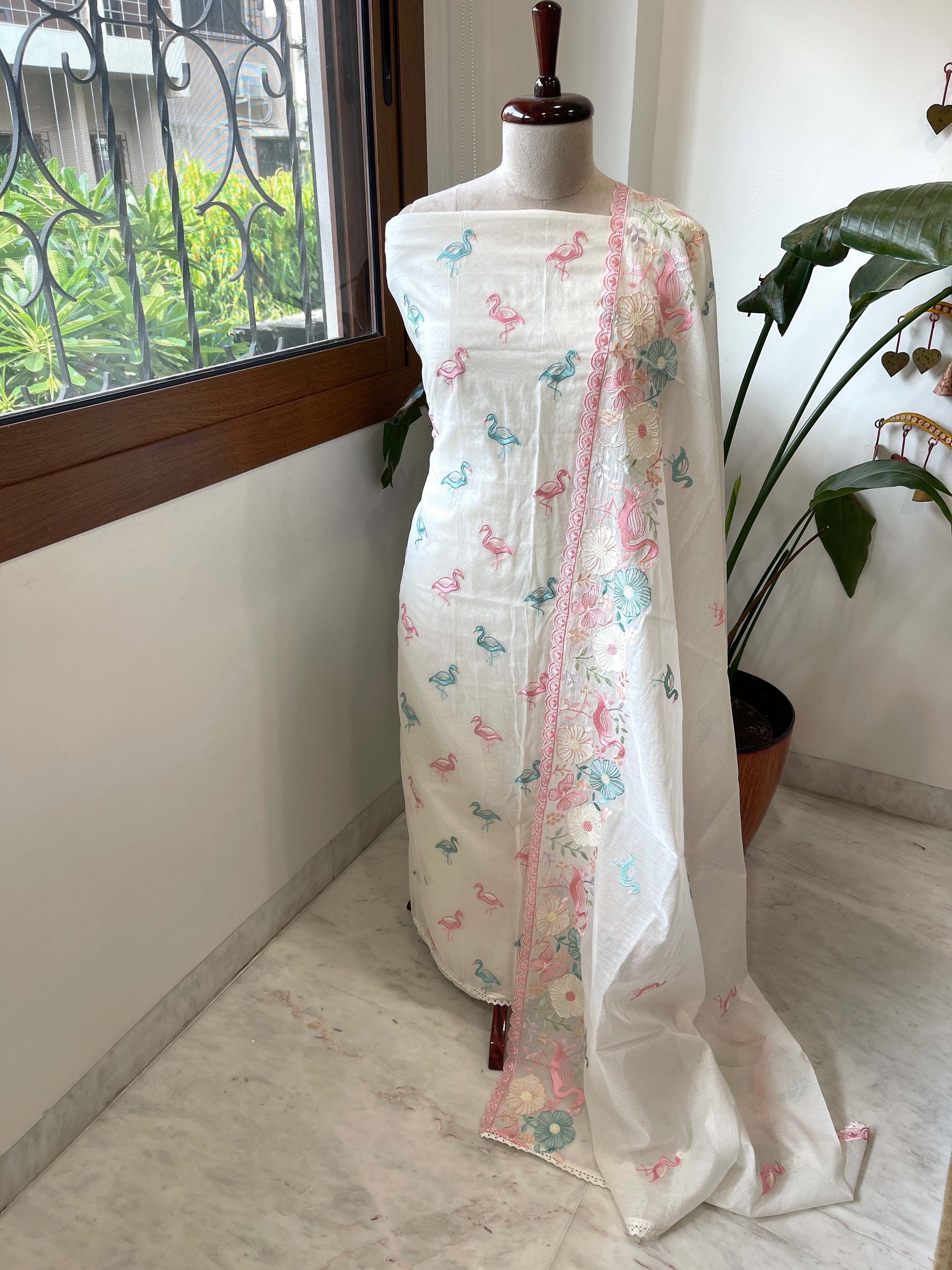 Suit Set with Flamingo and Floral Embroidery in Chanderi - Masakalee