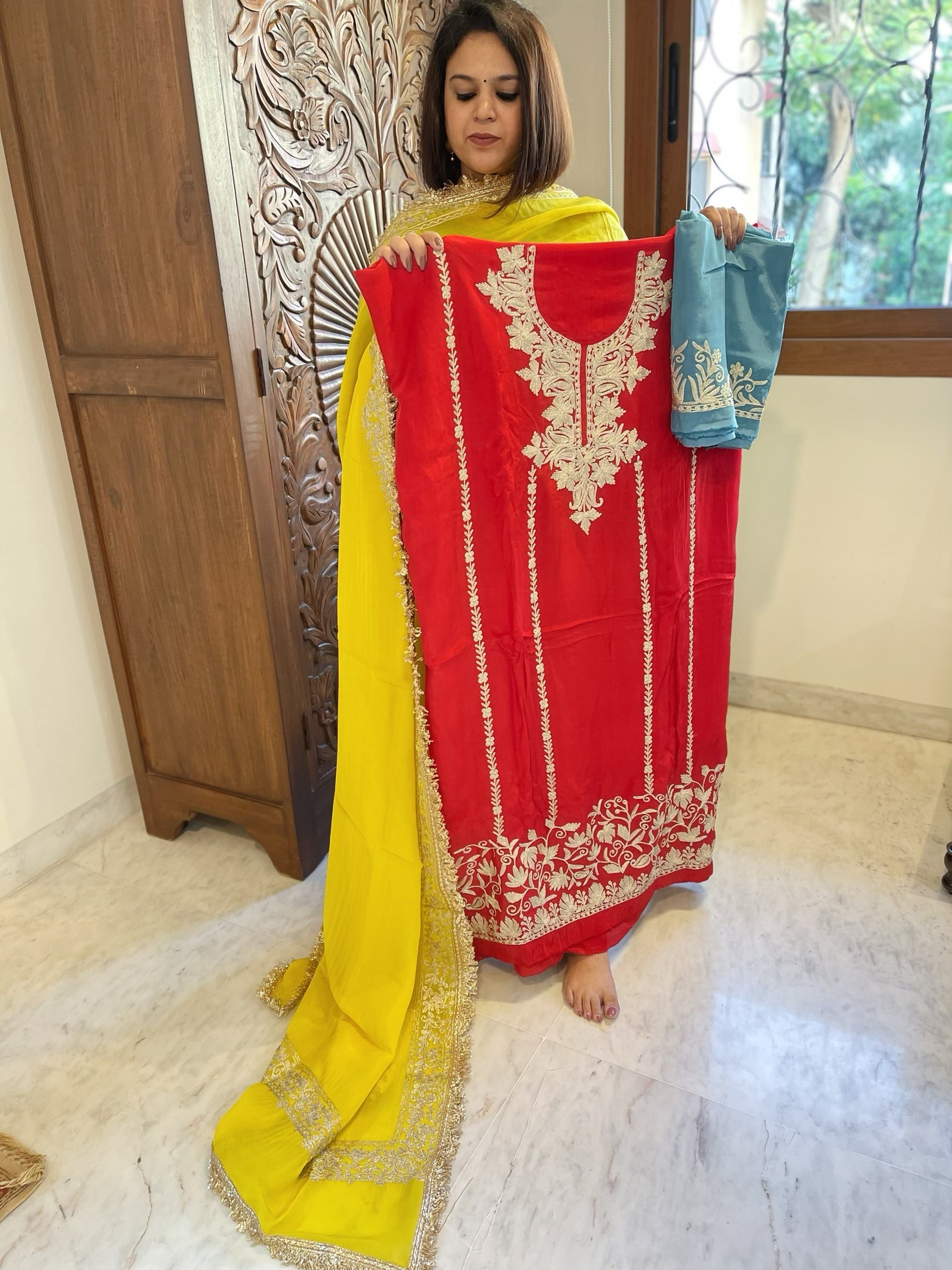 Suit Set with Kashmiri Tilla Work in Crepe - Masakalee