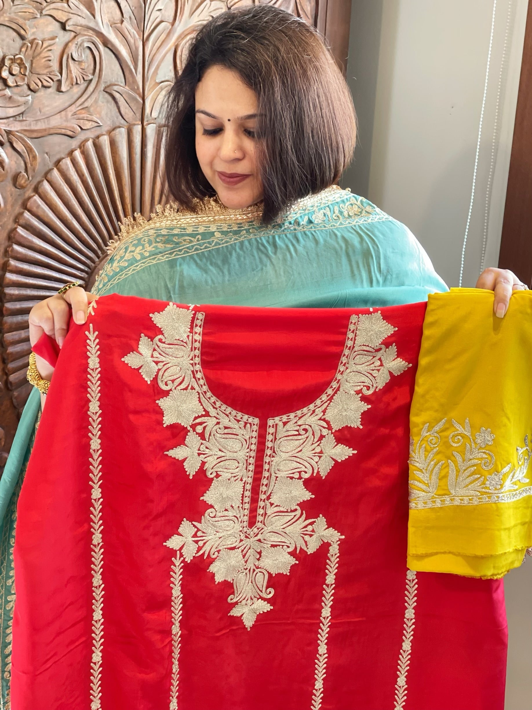 Suit Set with Kashmiri Tilla Work in Crepe - Masakalee