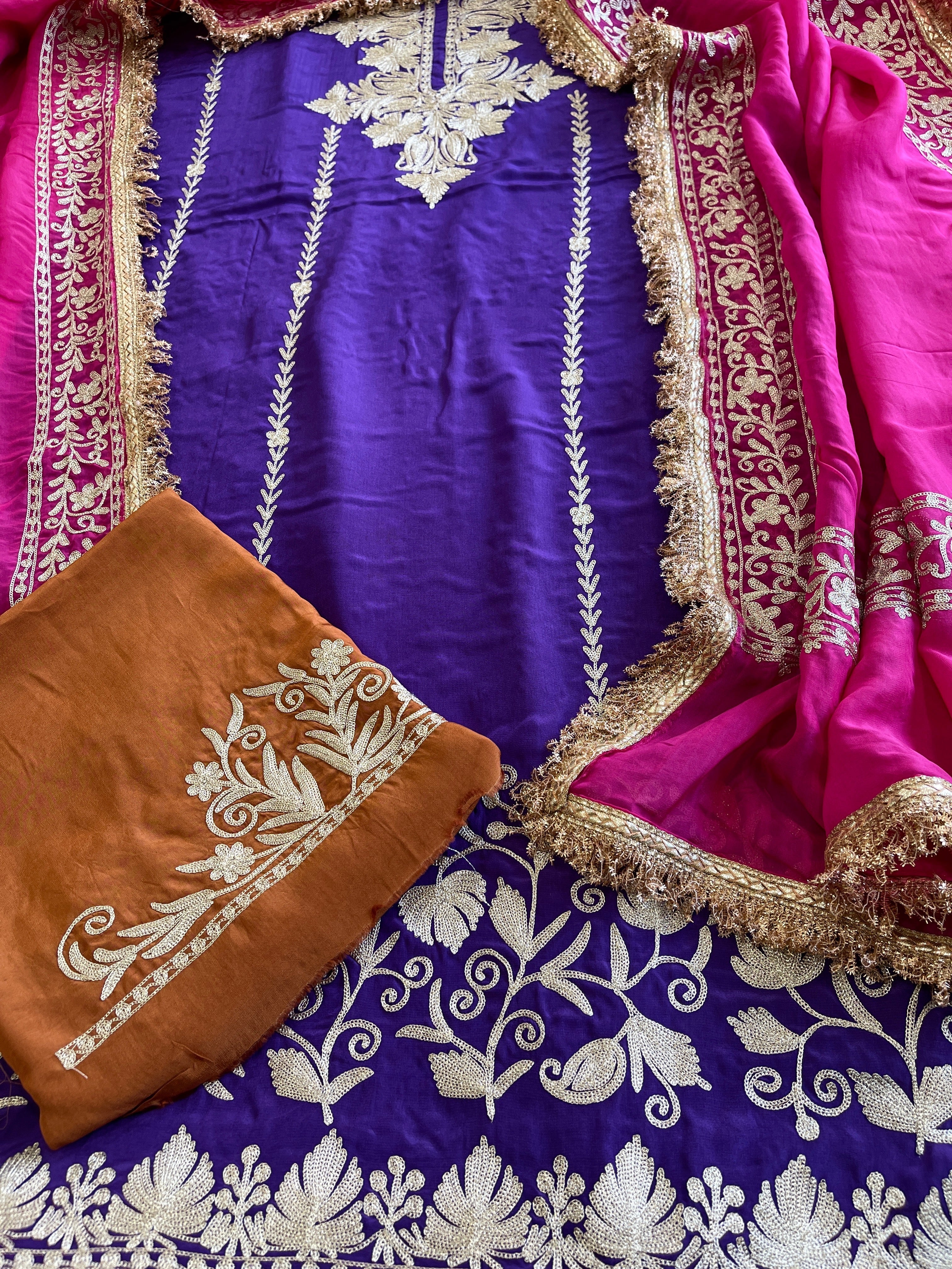 Suit Set with Kashmiri Tilla Work in Crepe - Masakalee