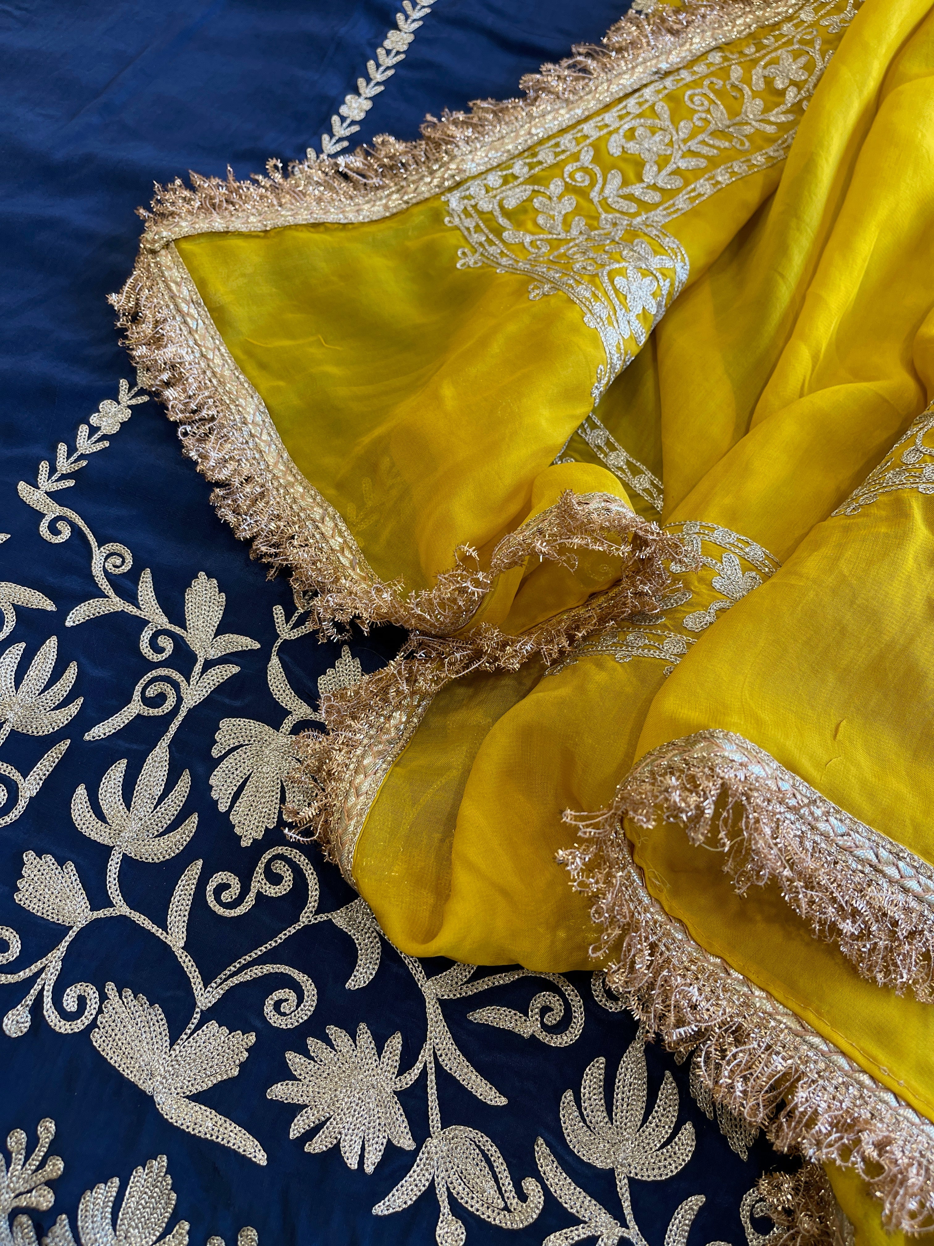 Suit Set with Kashmiri Tilla Work in Crepe - Masakalee