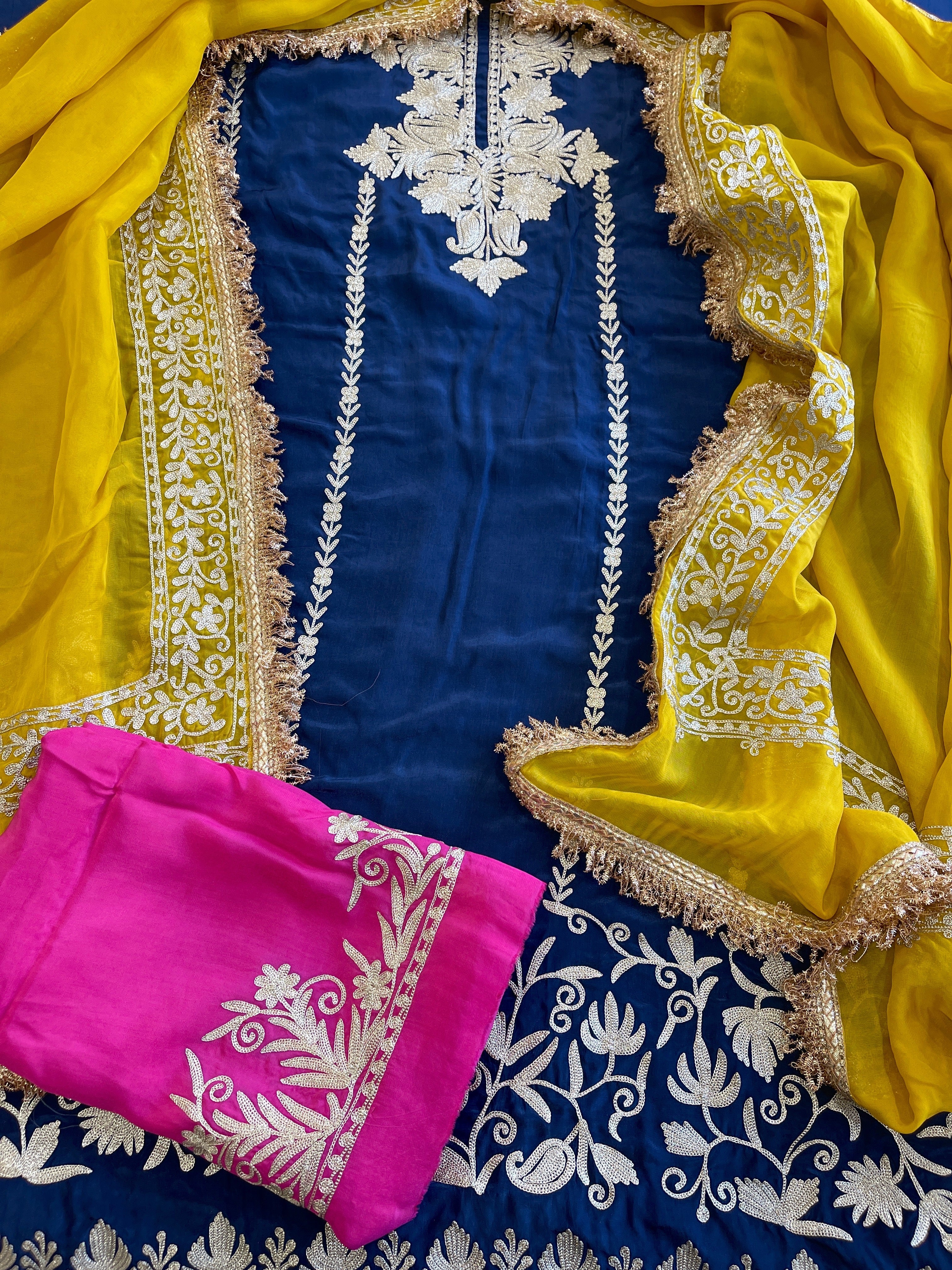 Suit Set with Kashmiri Tilla Work in Crepe - Masakalee