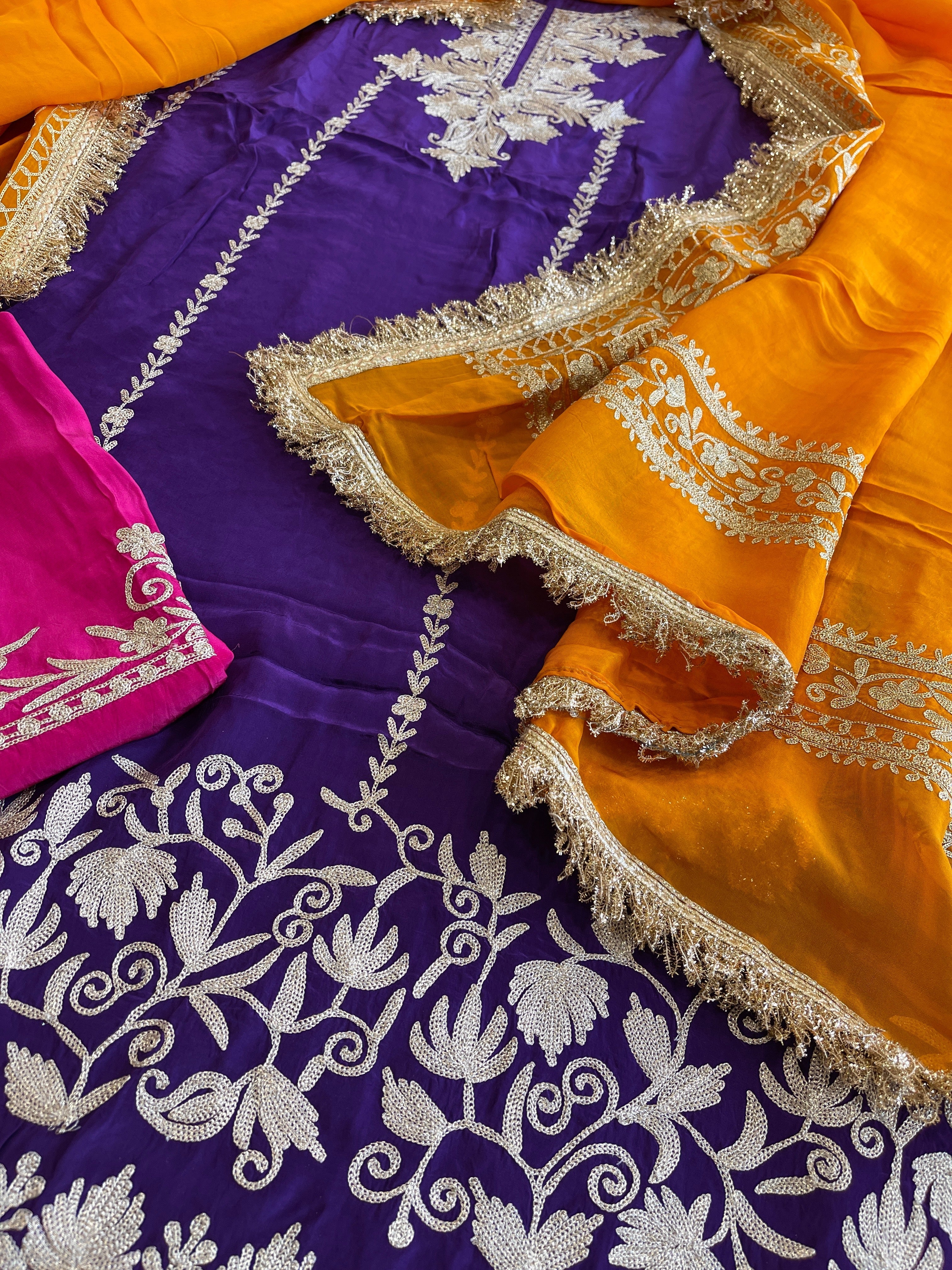 Suit Set with Kashmiri Tilla Work in Crepe - Masakalee