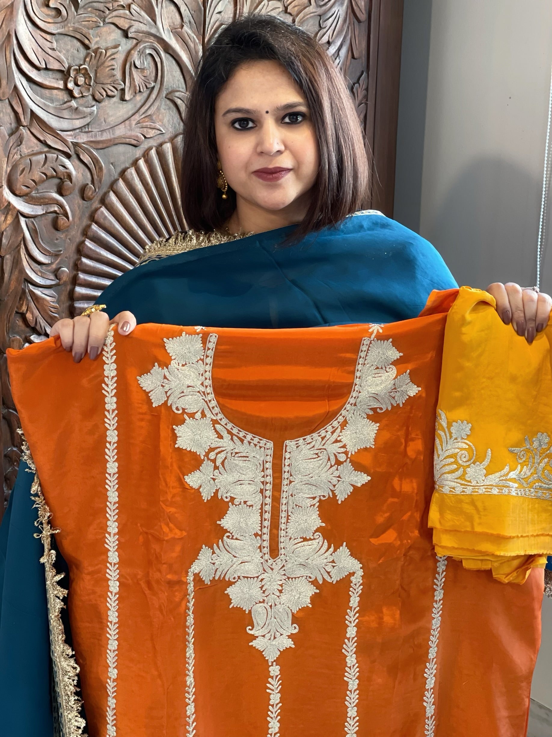 Suit Set with Kashmiri Tilla Work in Crepe - Masakalee