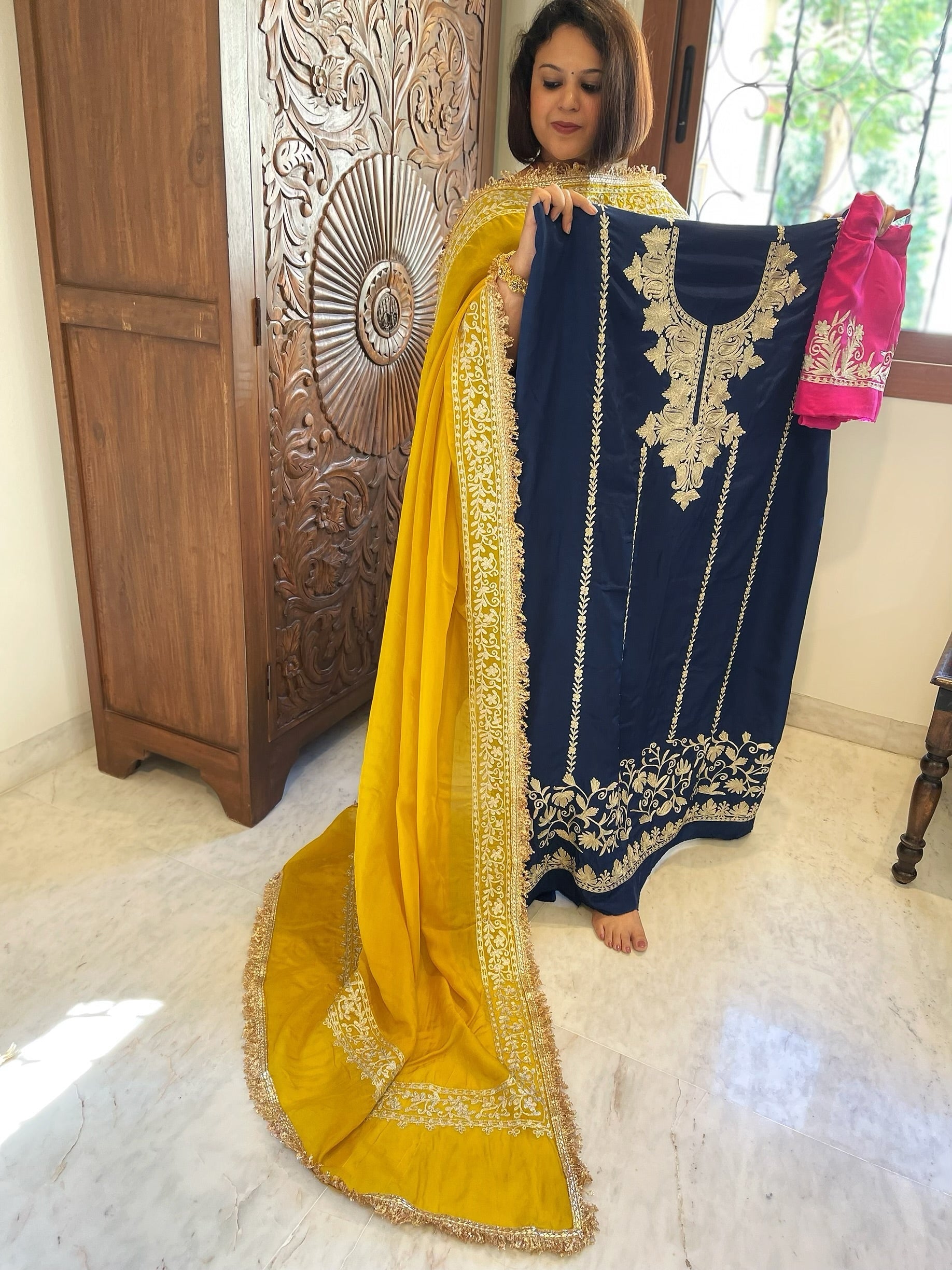 Suit Set with Kashmiri Tilla Work in Crepe - Masakalee