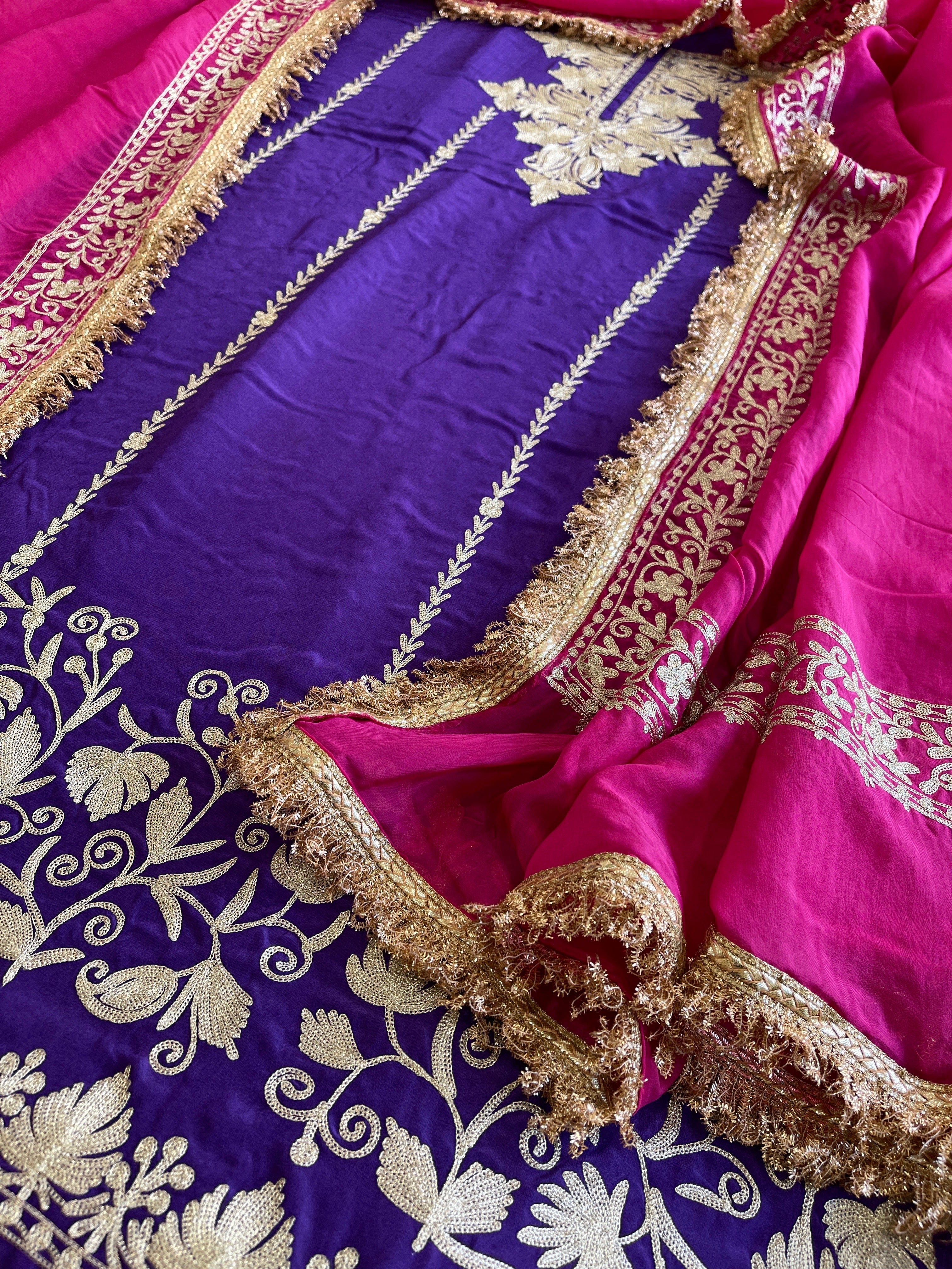 Suit Set with Kashmiri Tilla Work in Crepe - Masakalee