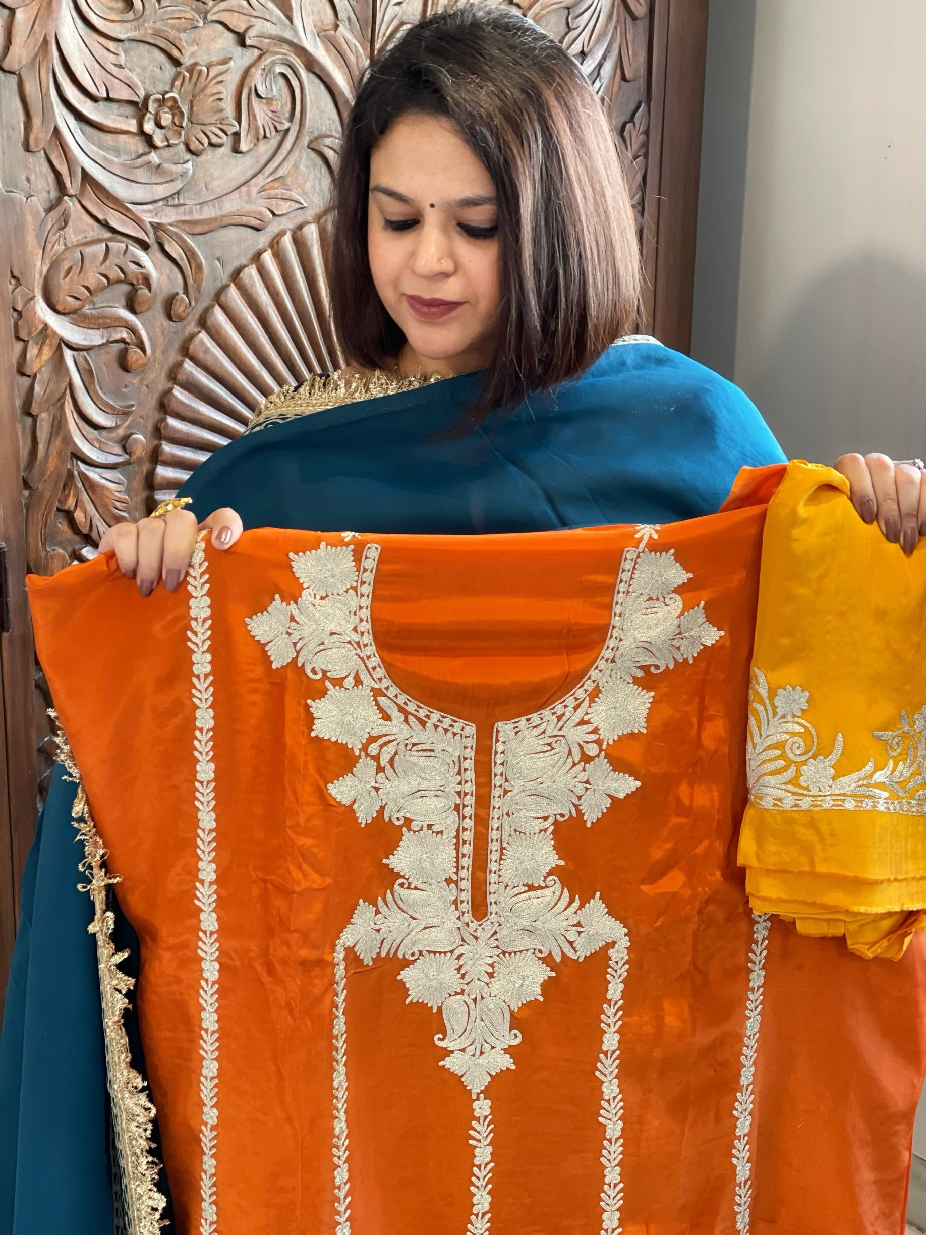 Suit Set with Kashmiri Tilla Work in Crepe - Masakalee