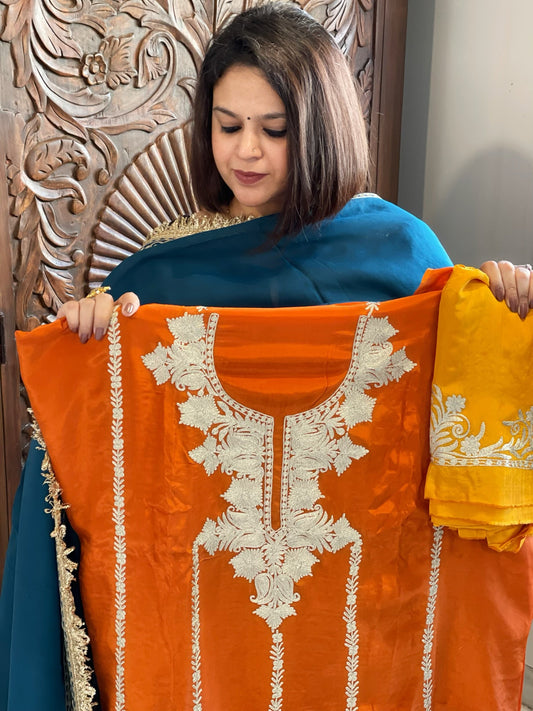 Suit Set with Kashmiri Tilla Work in Crepe - Masakalee