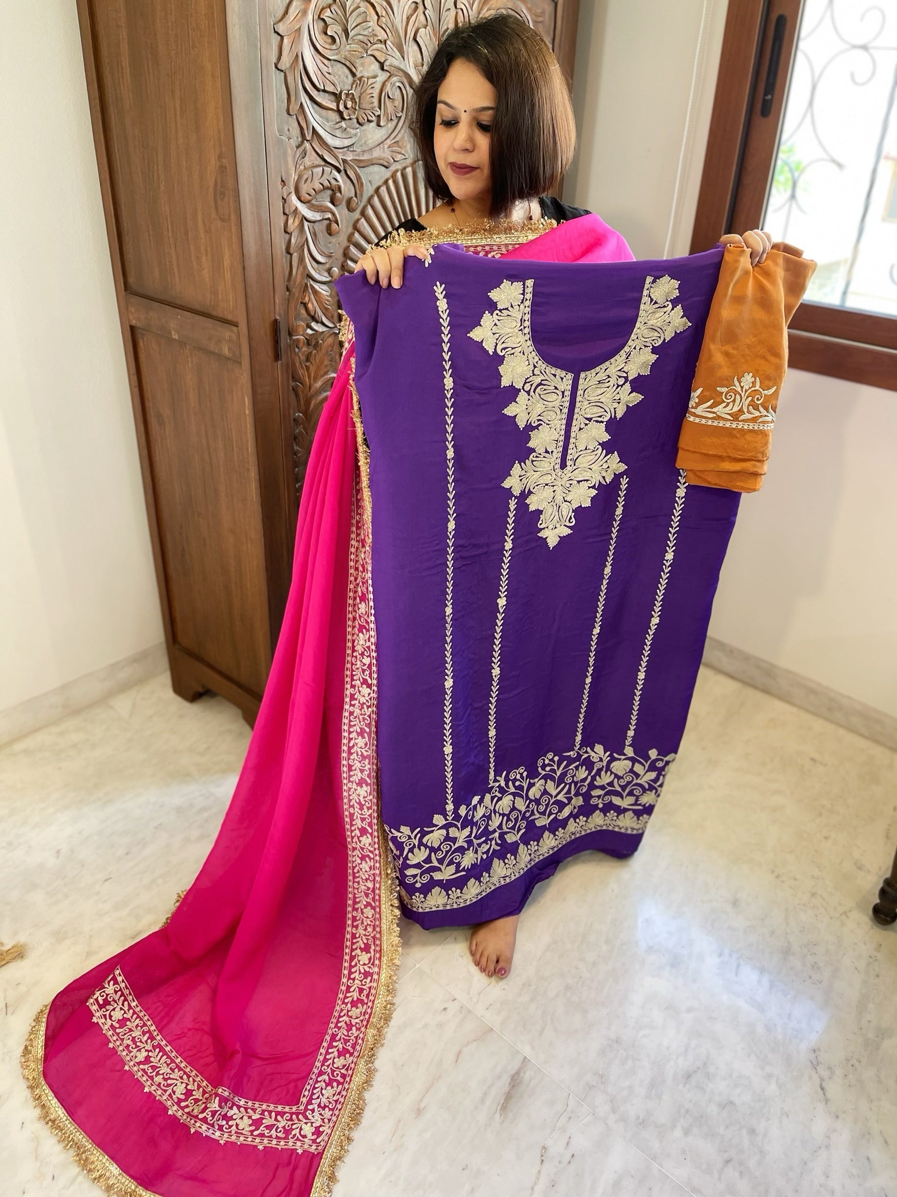 Suit Set with Kashmiri Tilla Work in Crepe - Masakalee