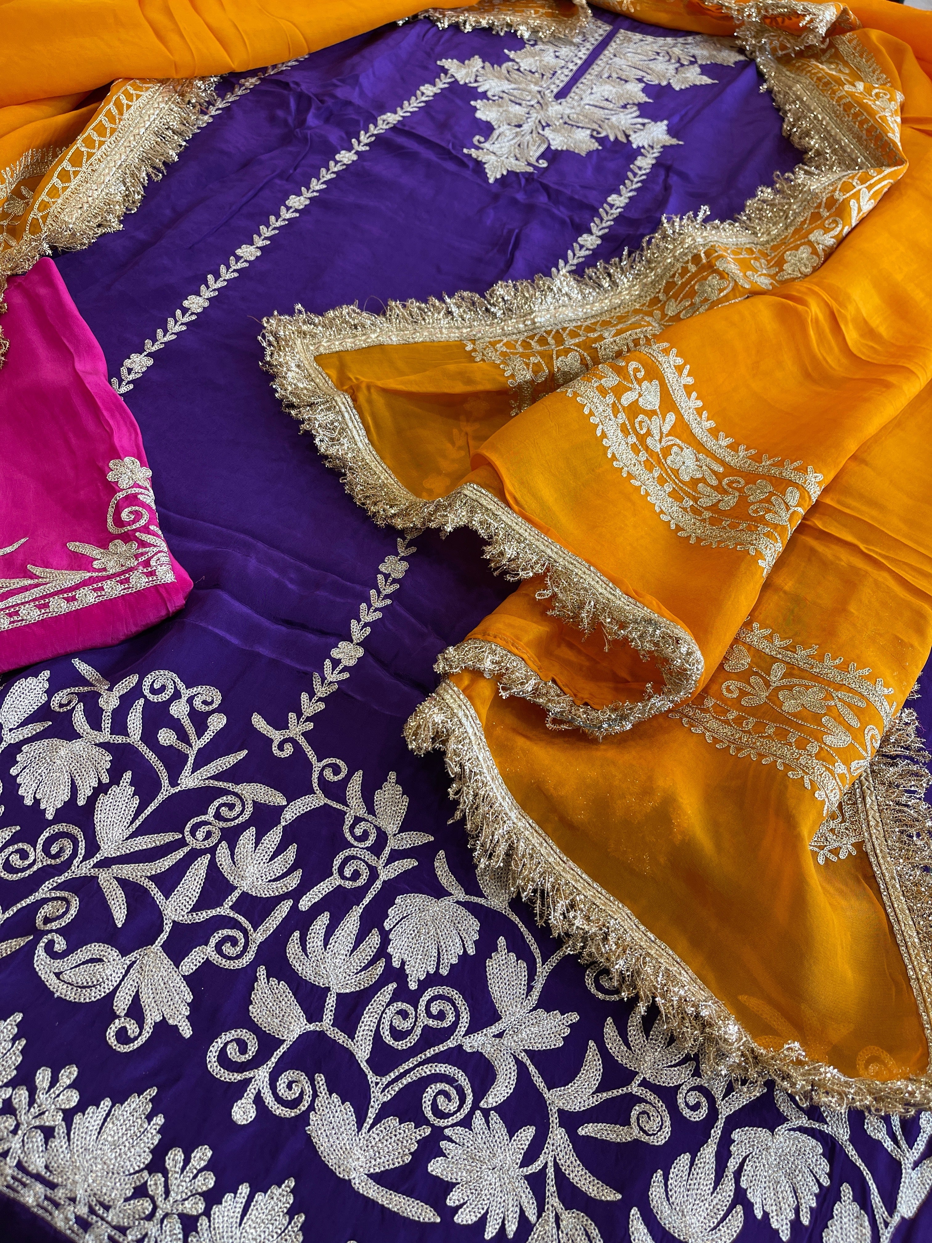 Suit Set with Kashmiri Tilla Work in Crepe - Masakalee