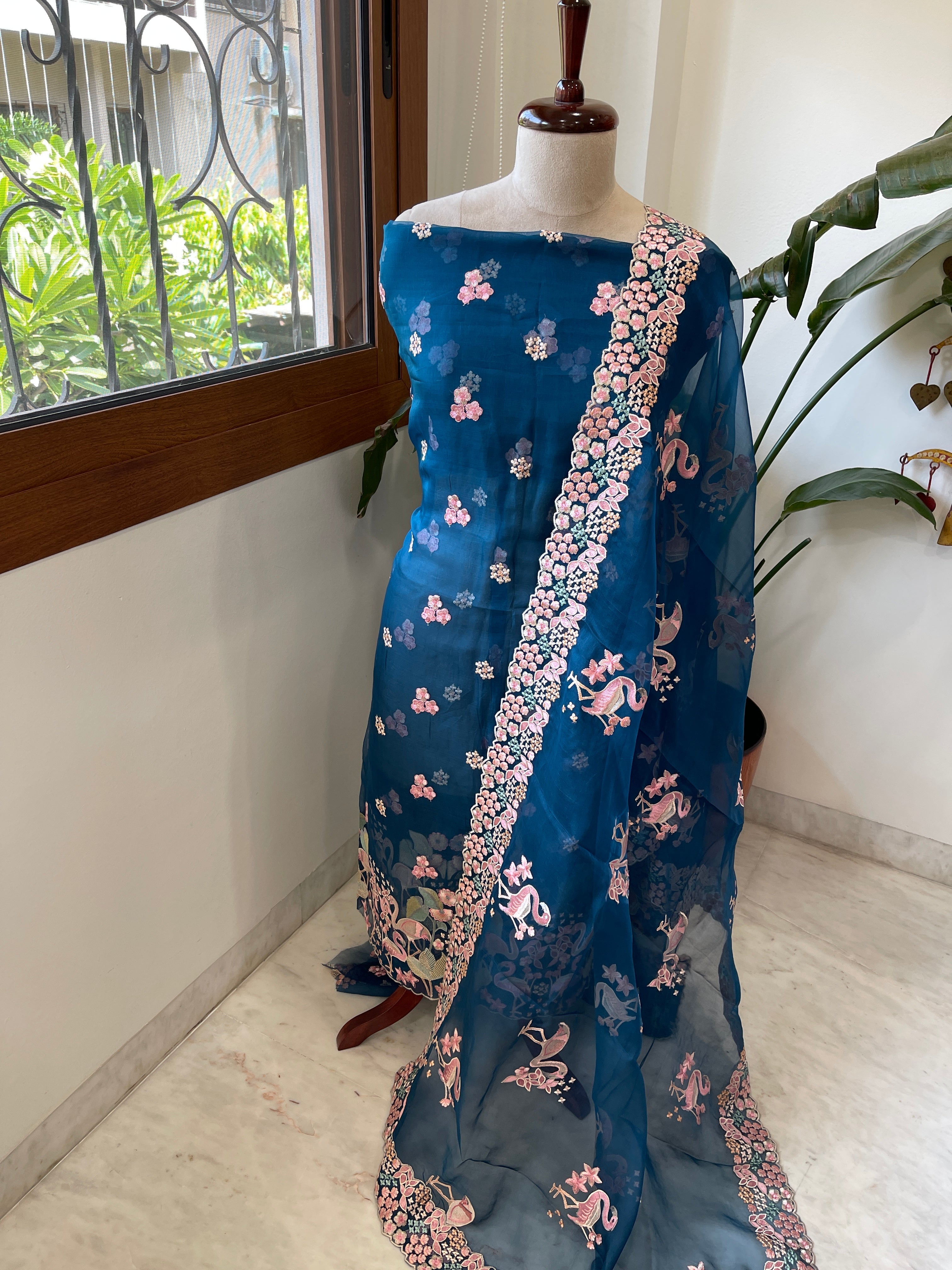 Teal Dupatta Set (Kurta+Dupatta) with Thread Embroidery in Pure Organza - Masakalee