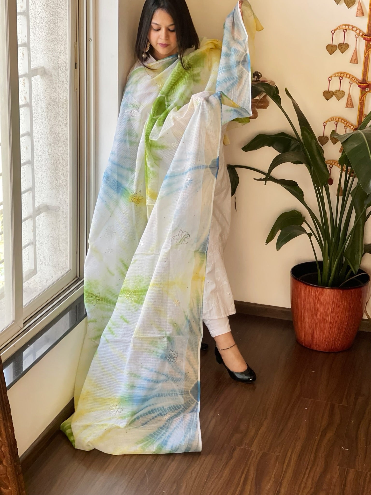 Tie Dye Dupatta with Lucknowi & Mukaish Handwork in Kota Cotton - Masakalee