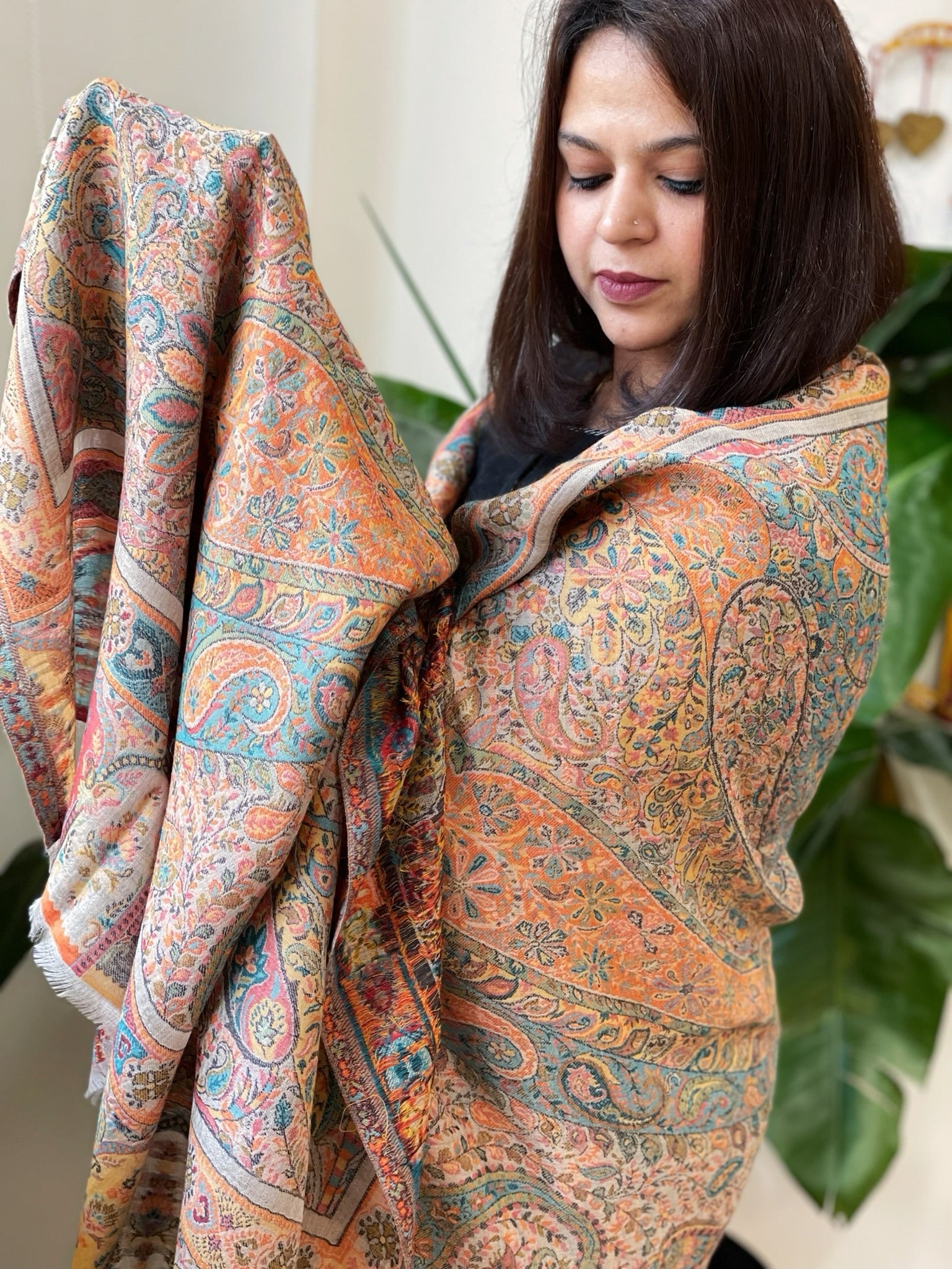 Toosh Woven Kaani Jaal Pashmina Shawl - Masakalee