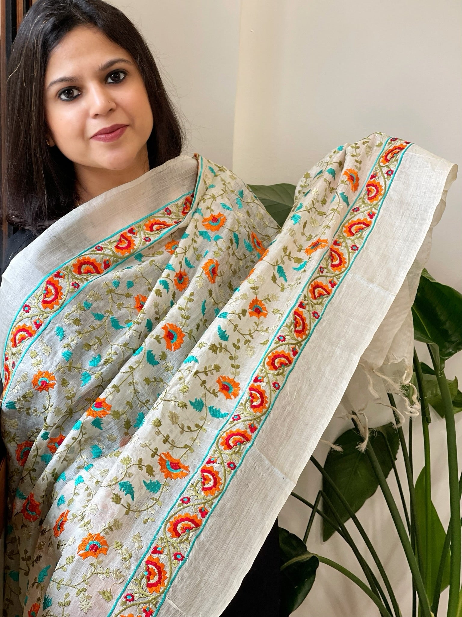 Tussar Silk dupatta with Thread Jaal Embroidery - Masakalee