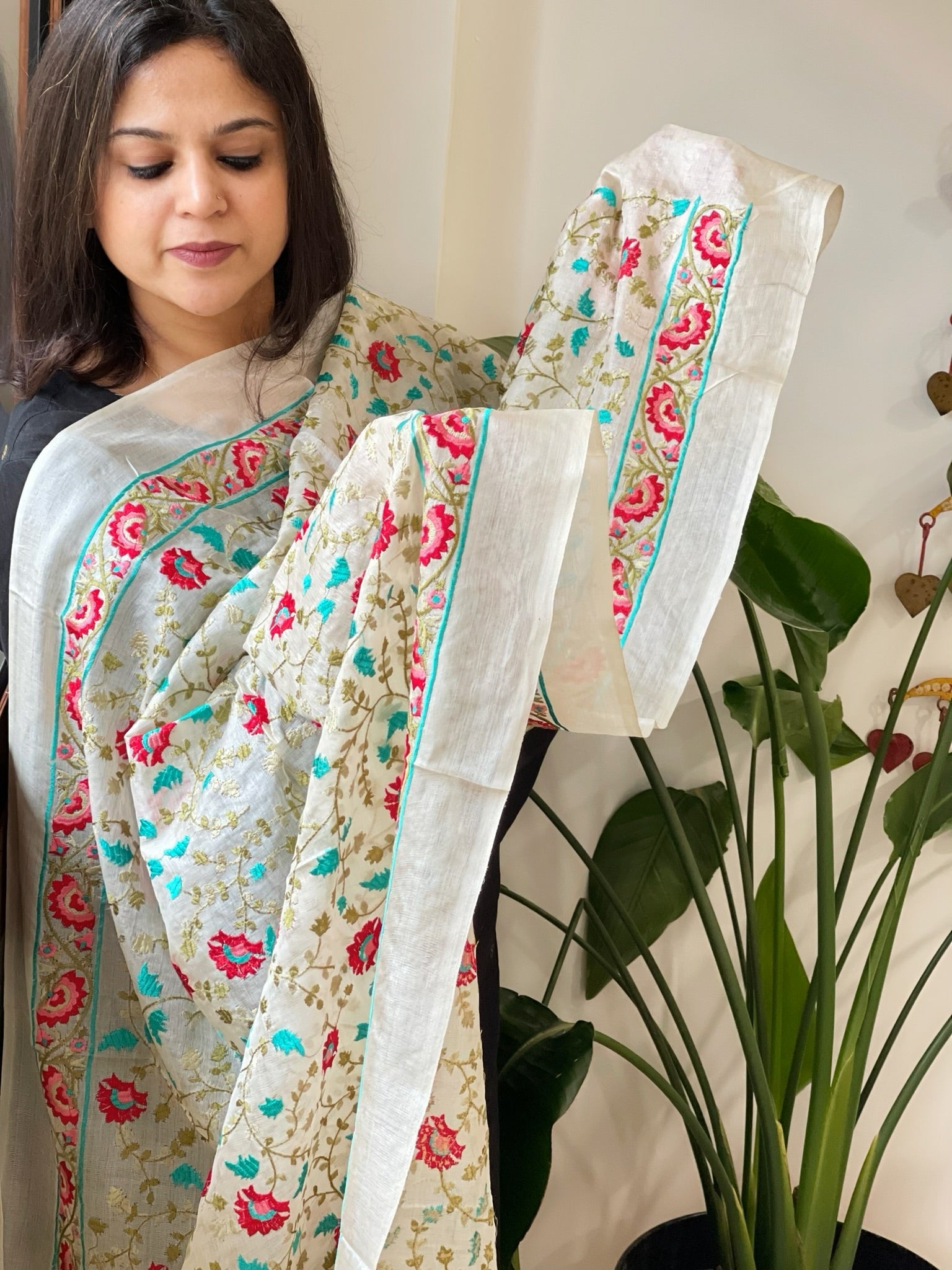 Tussar Silk dupatta with Thread Jaal Embroidery - Masakalee