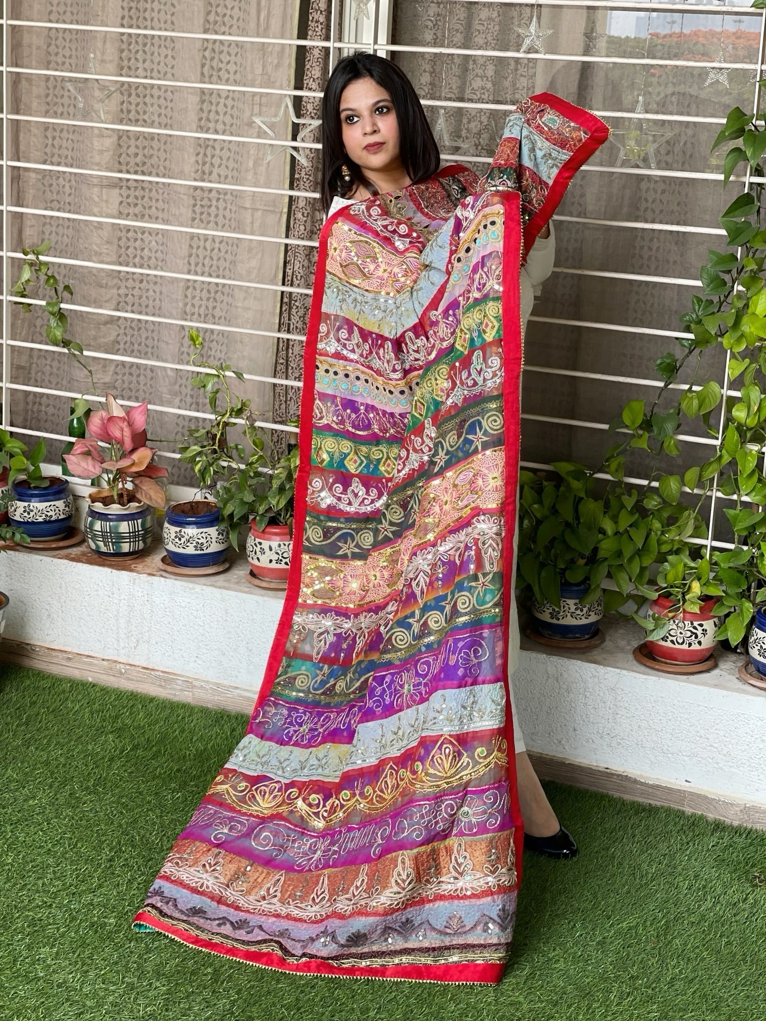 Vintage Dupatta in Pure Georgette, Chiffon - Masakalee