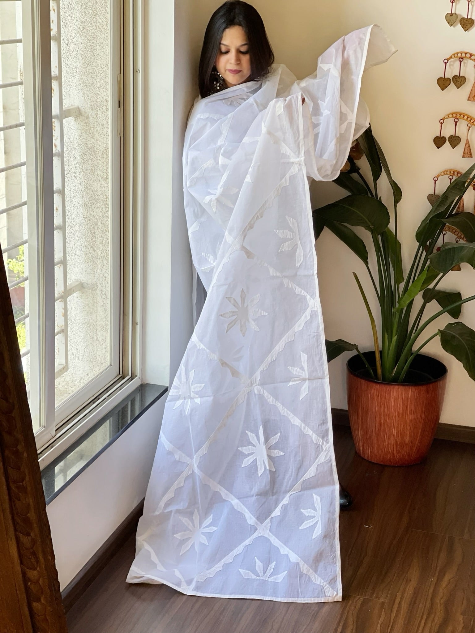 White Applique handwork Dupatta in Cotton - Masakalee