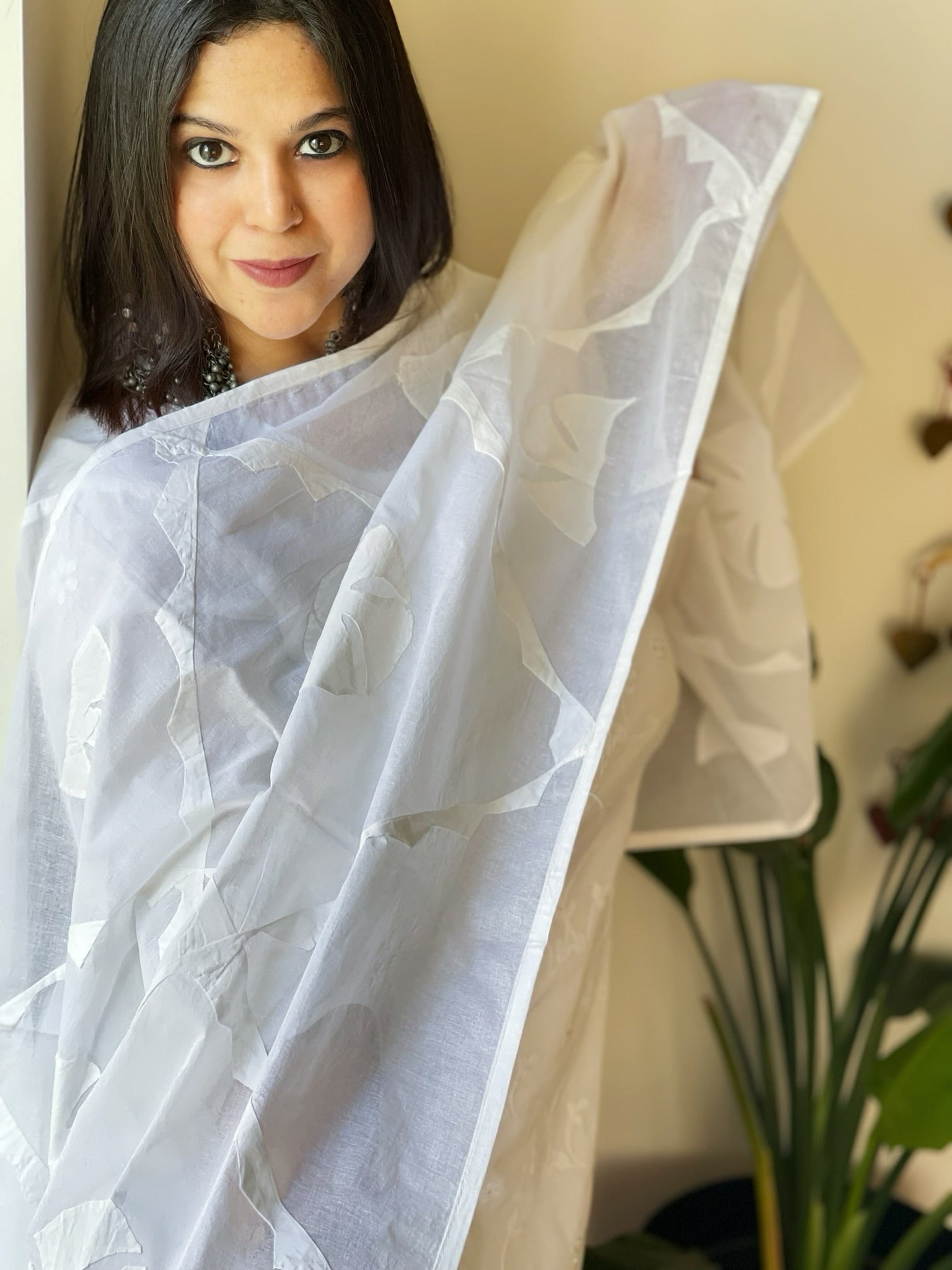 White Applique handwork Dupatta in Cotton - Masakalee