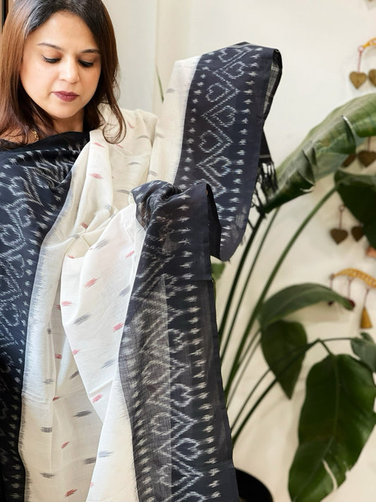White, Black Handwoven Ikat Dupatta in Cotton - Masakalee