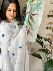 White Handpainted Dupatta with Kantha Stitch Handwork in Linen - Masakalee