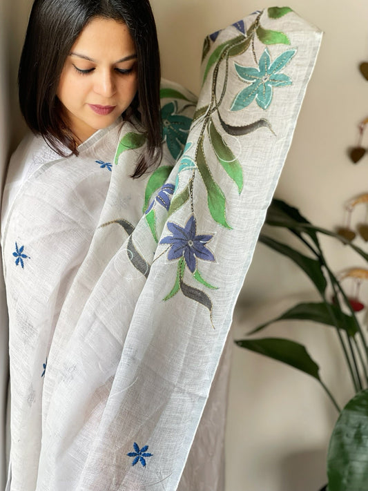 White Handpainted Dupatta with Kantha Stitch Handwork in Linen - Masakalee