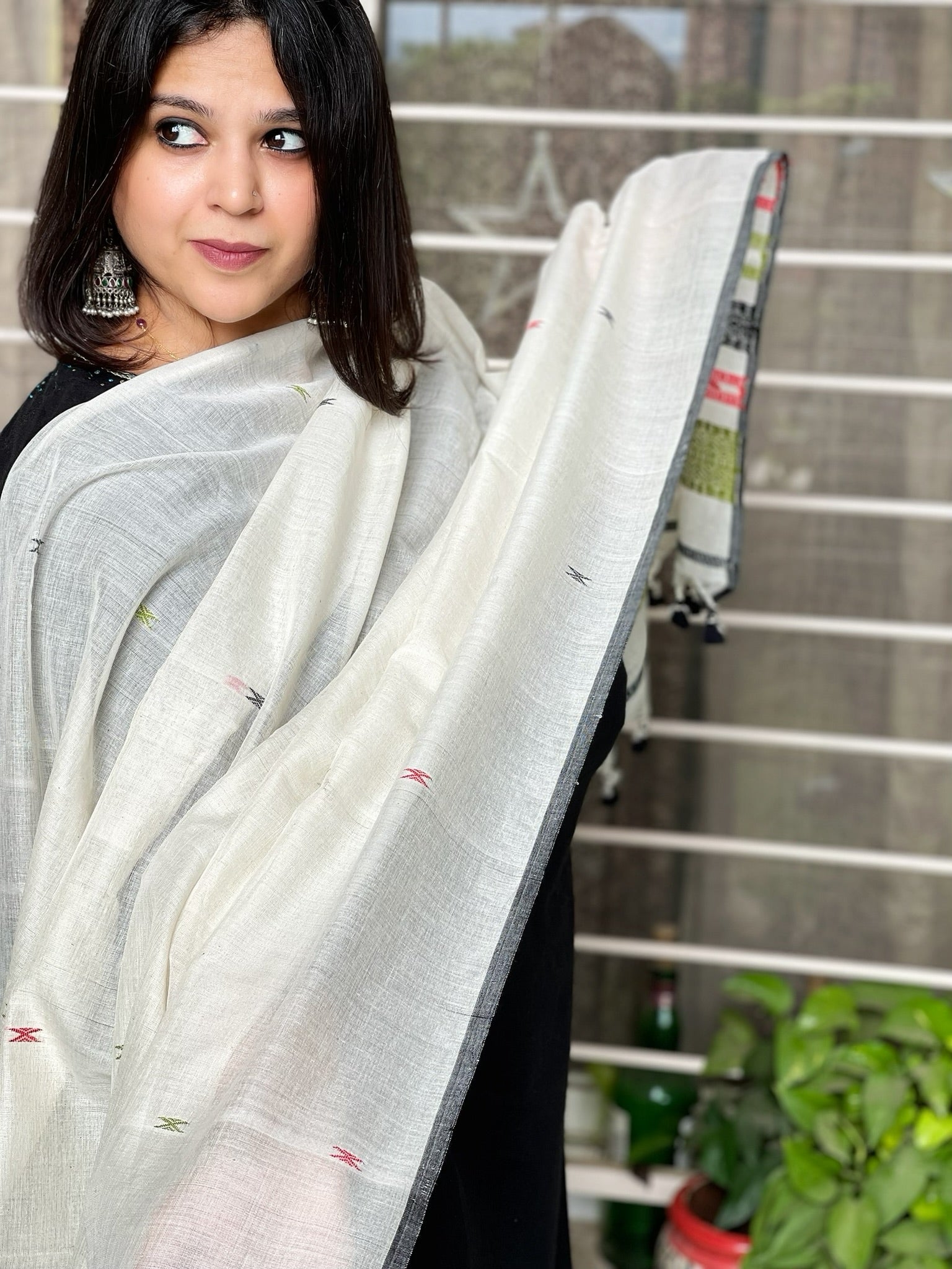 White Handwoven Bhujodi Dupatta in Chanderi Cotton - Masakalee