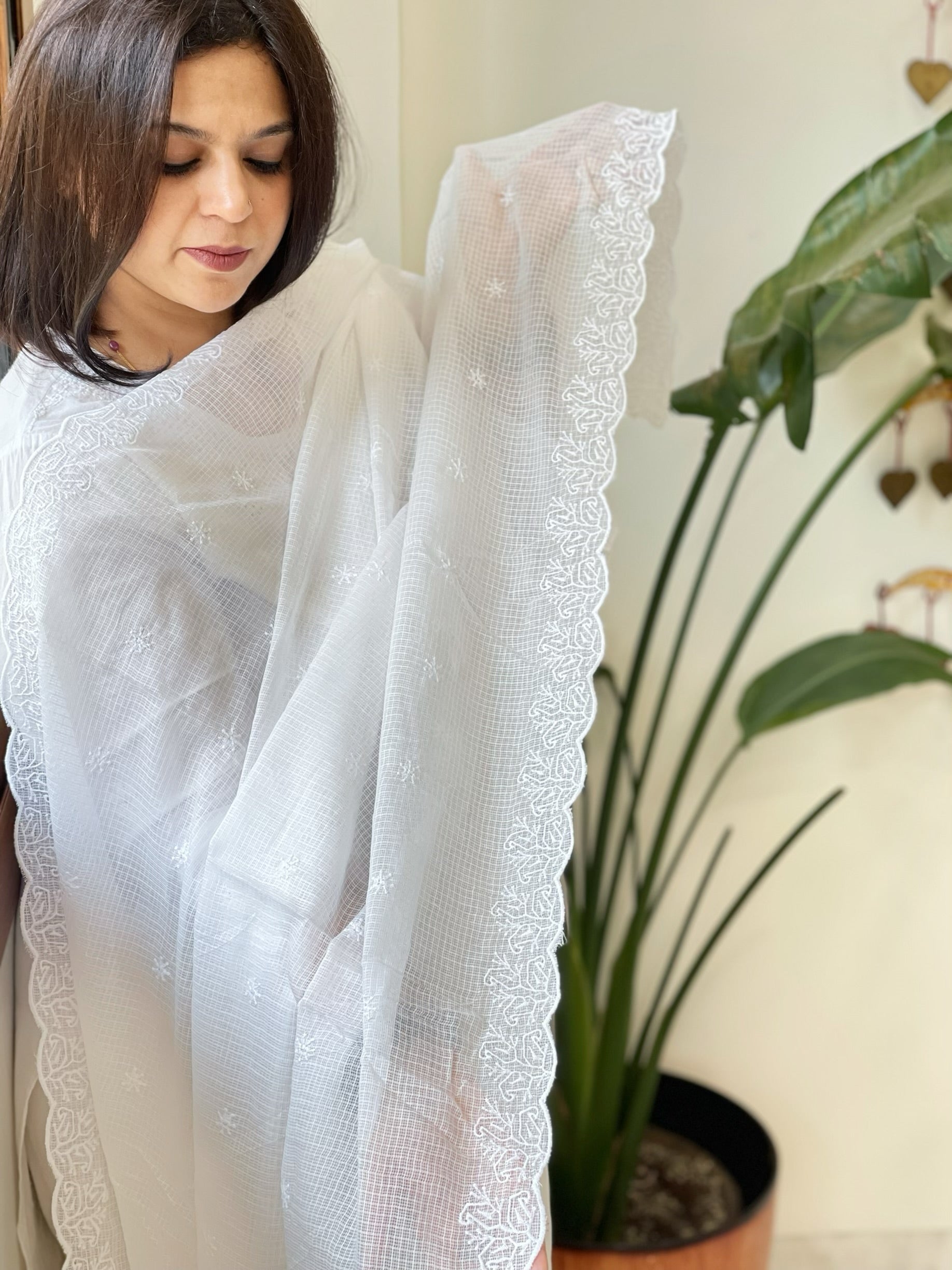 White Kota Cotton Dupatta with Thread Embroidery - Masakalee