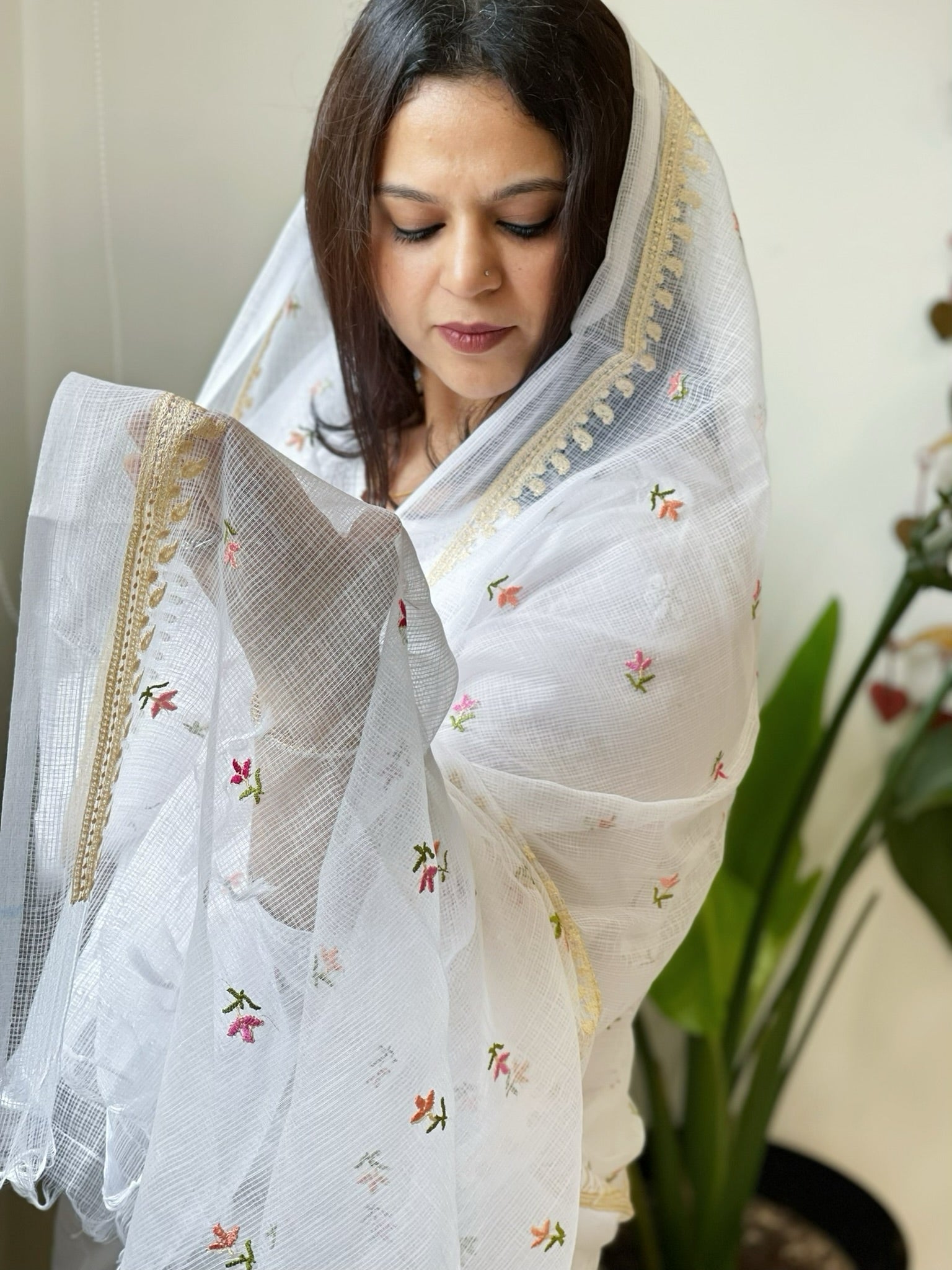 White Kota Cotton Dupatta with Thread Embroidery - Masakalee
