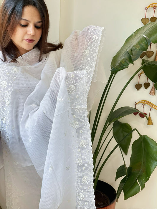 White Kota Cotton Dupatta with Thread Embroidery - Masakalee