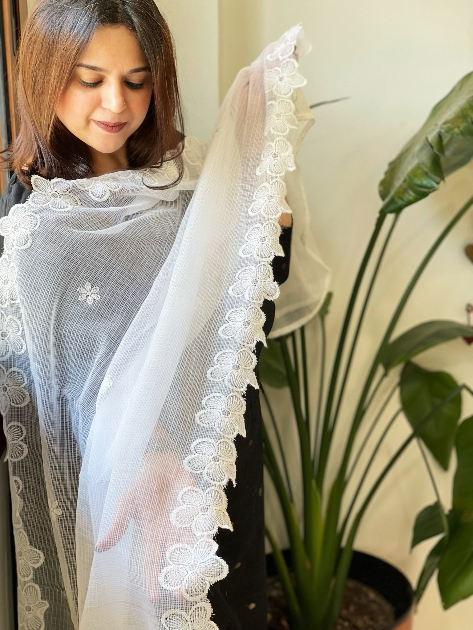White Kota Cotton Dupatta with Thread Embroidery - Masakalee