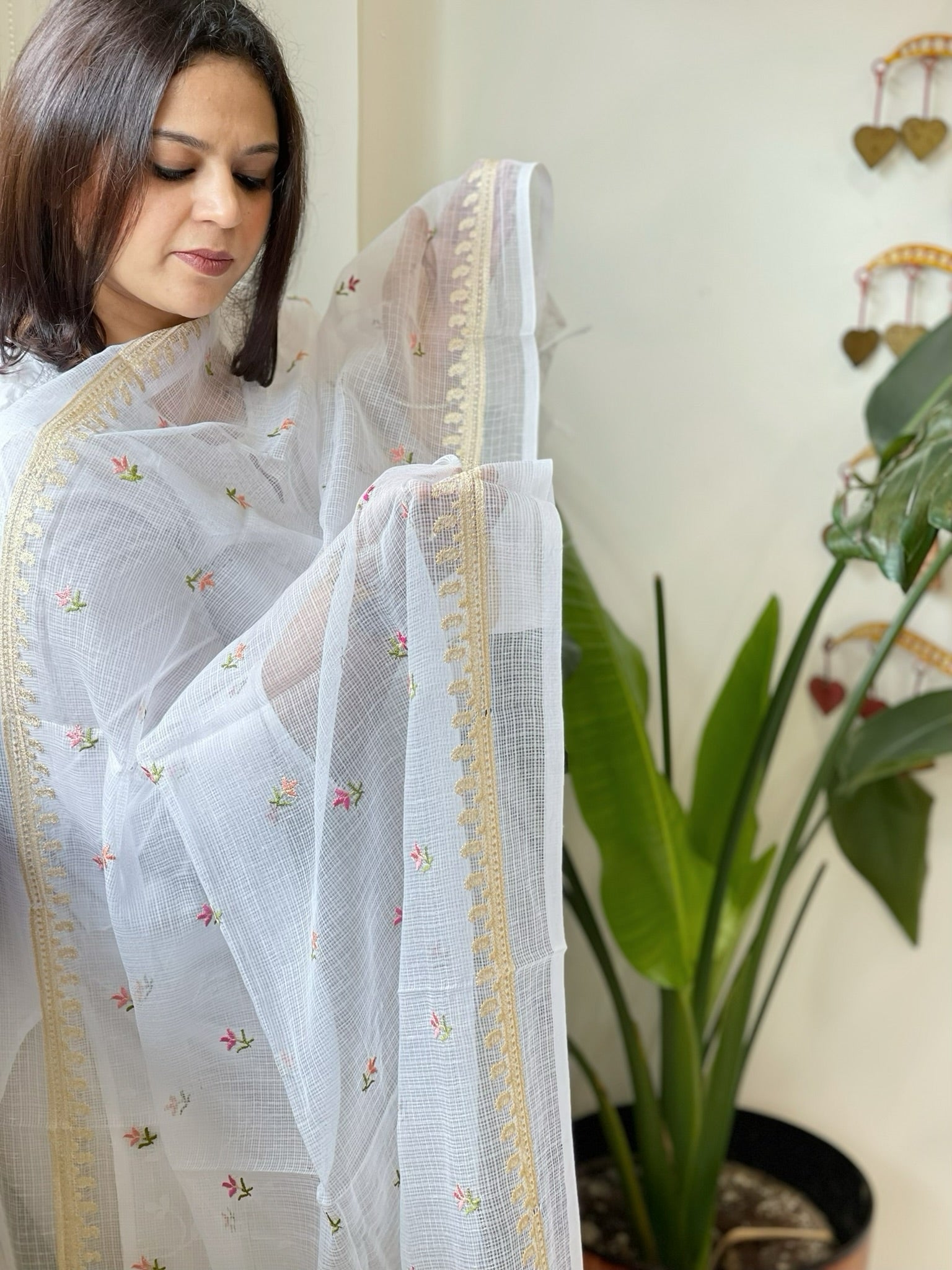 White Kota Cotton Dupatta with Thread Embroidery - Masakalee