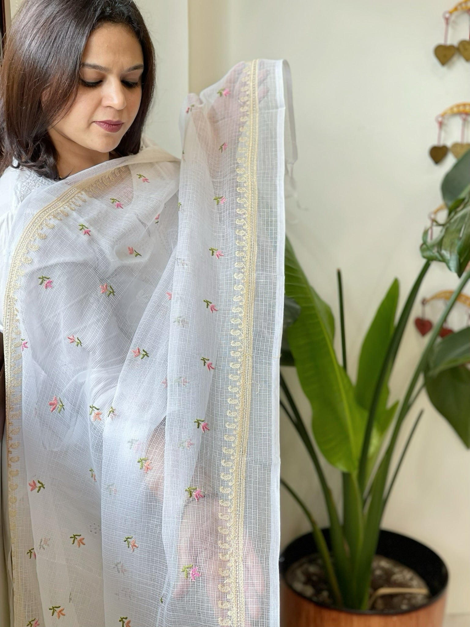 White Kota Cotton Dupatta with Thread Embroidery - Masakalee