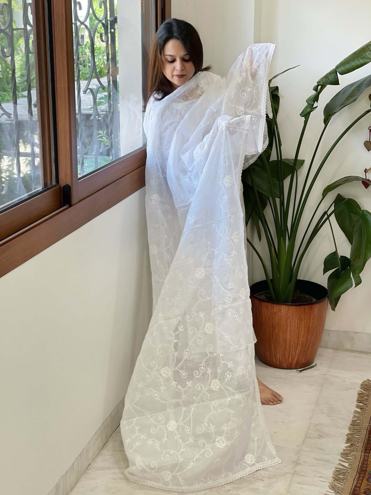 White Kota Cotton Dupatta with Thread Jaal Embroidery - Masakalee