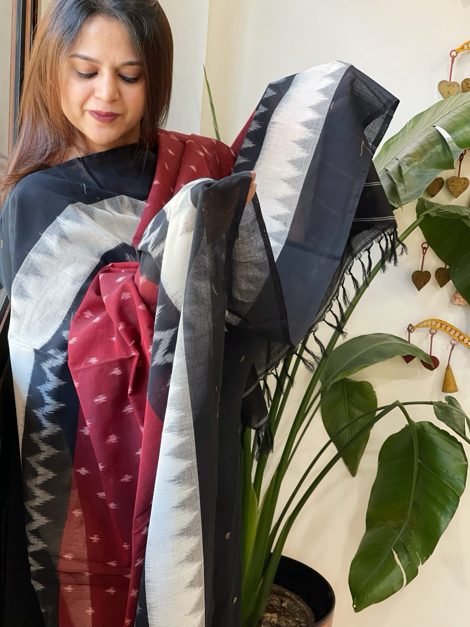 White, Maroon Handwoven Ikat Dupatta in Cotton - Masakalee